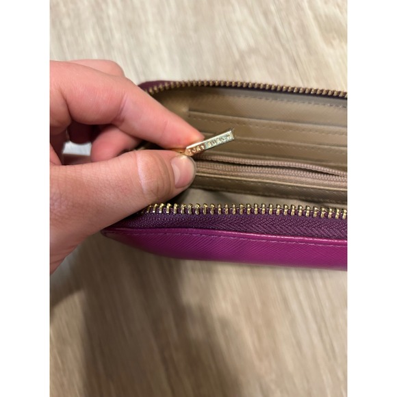 Tory Burch Robinson Zip Around Wristlet Wallet Fuchsia Purple Saffiano Leather - Picture 11 of 14
